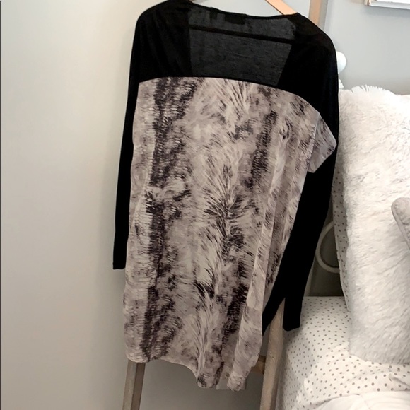 NY&CO Wrap Top Snakeskin Print - Picture 4 of 11